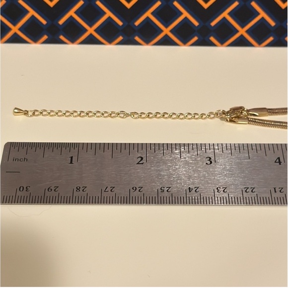 NEW💞Pendant with large Tory Burch charm/medallion. - Picture 9 of 10